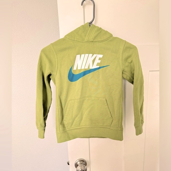 Nike boys hoodie - Picture 2 of 4